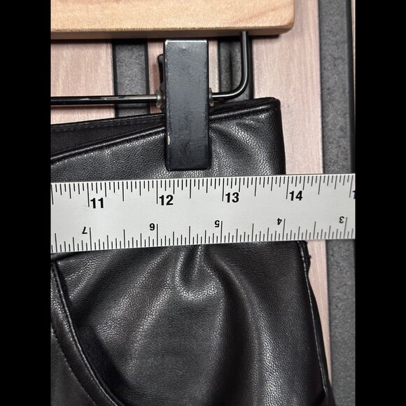 Abercrombie & Fitch Pants 28 / 6 Black Faux Leather 90s Relaxed High Rise Curve - Picture 3 of 8